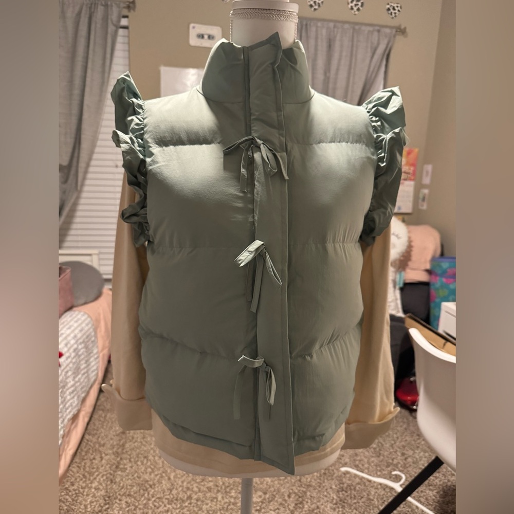 Very J Women's Ruffled Puffer Vest - Light Green SZ Sm.